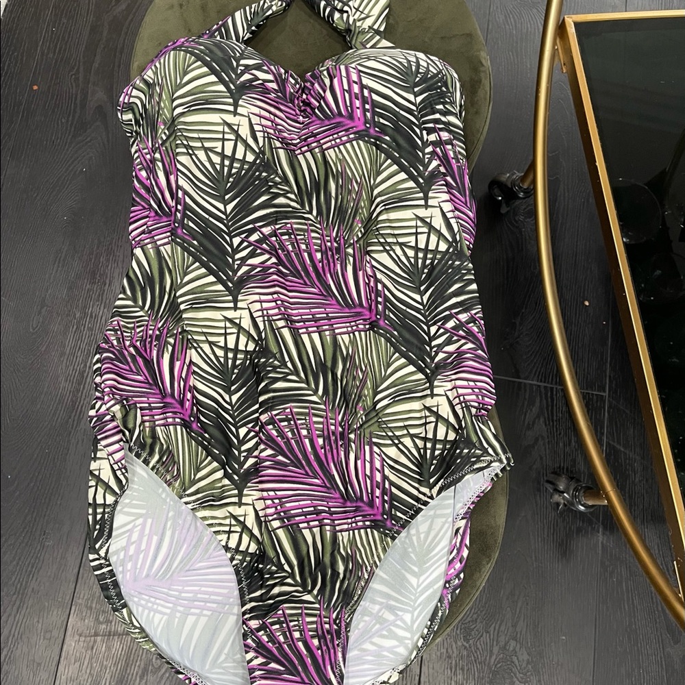 Beautiful Palm Print swimsuit 1 pc. size 3XL